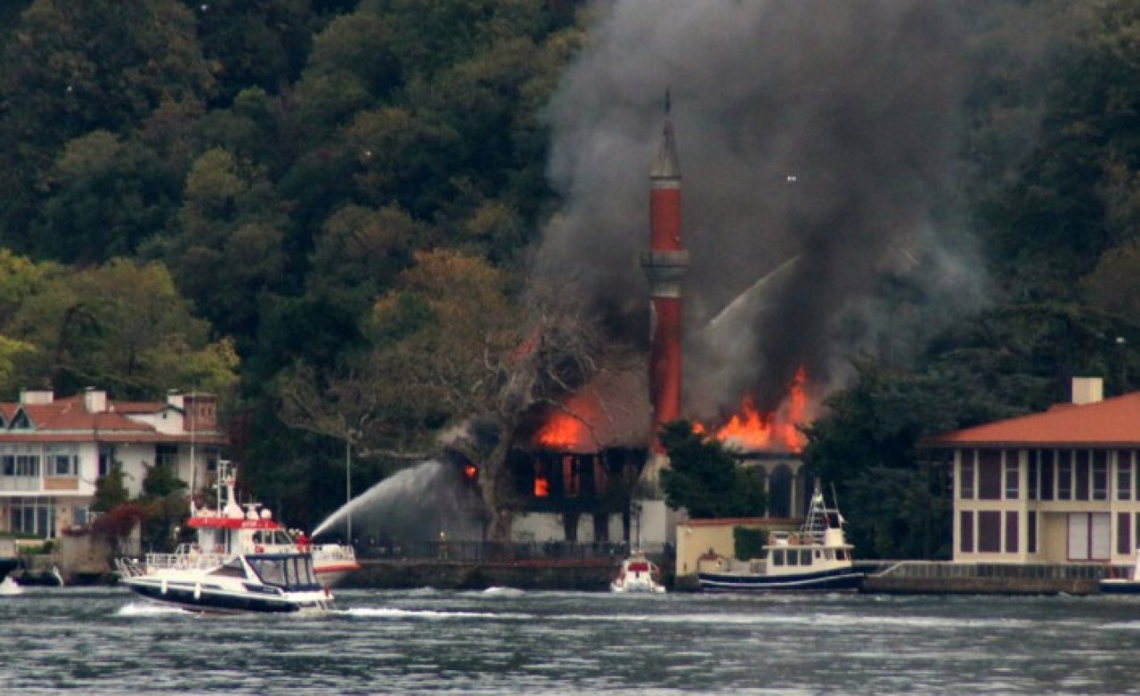 Erdoğan'dan yanan tarihi Vaniköy Camii açıklaması