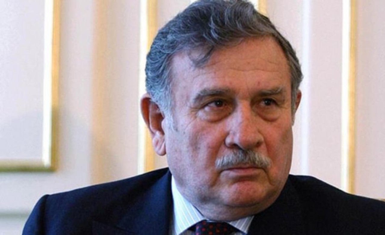 Eski başbakan Yıldırım Akbulut hastaneye kaldırıldı: Yoğun bakımda. Yıldırım Akbulut kimdir?