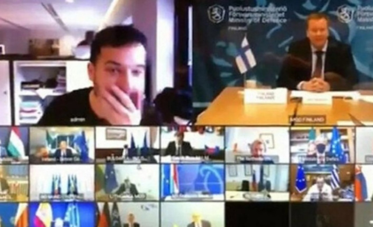 Güvenlik skandalı: Gizlice AB savunma bakanlarının Zoom toplantısına girdi
