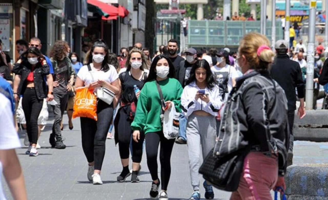 İçişleri Bakanlığı'ndan yeni koronavirüs genelgesi: Günde sadece 3 saat sokağa çıkabilecekler!