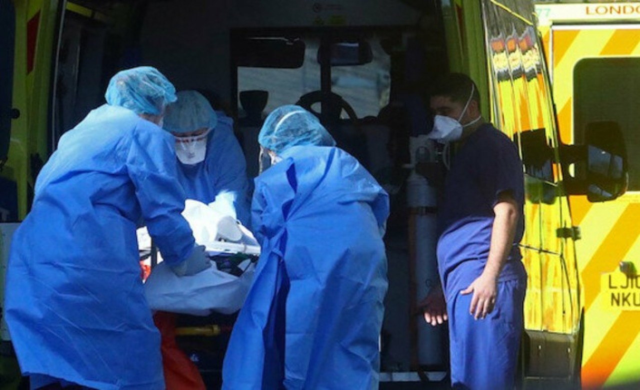 İngiltere'de son 24 saatte 529 kişi hayatını kaybetti