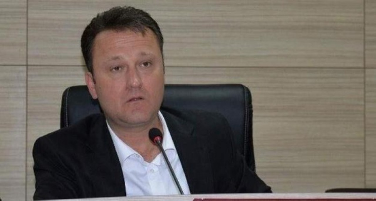 İzmir'de operasyon: Belediye başkanı ve 22 kişi gözaltına alındı