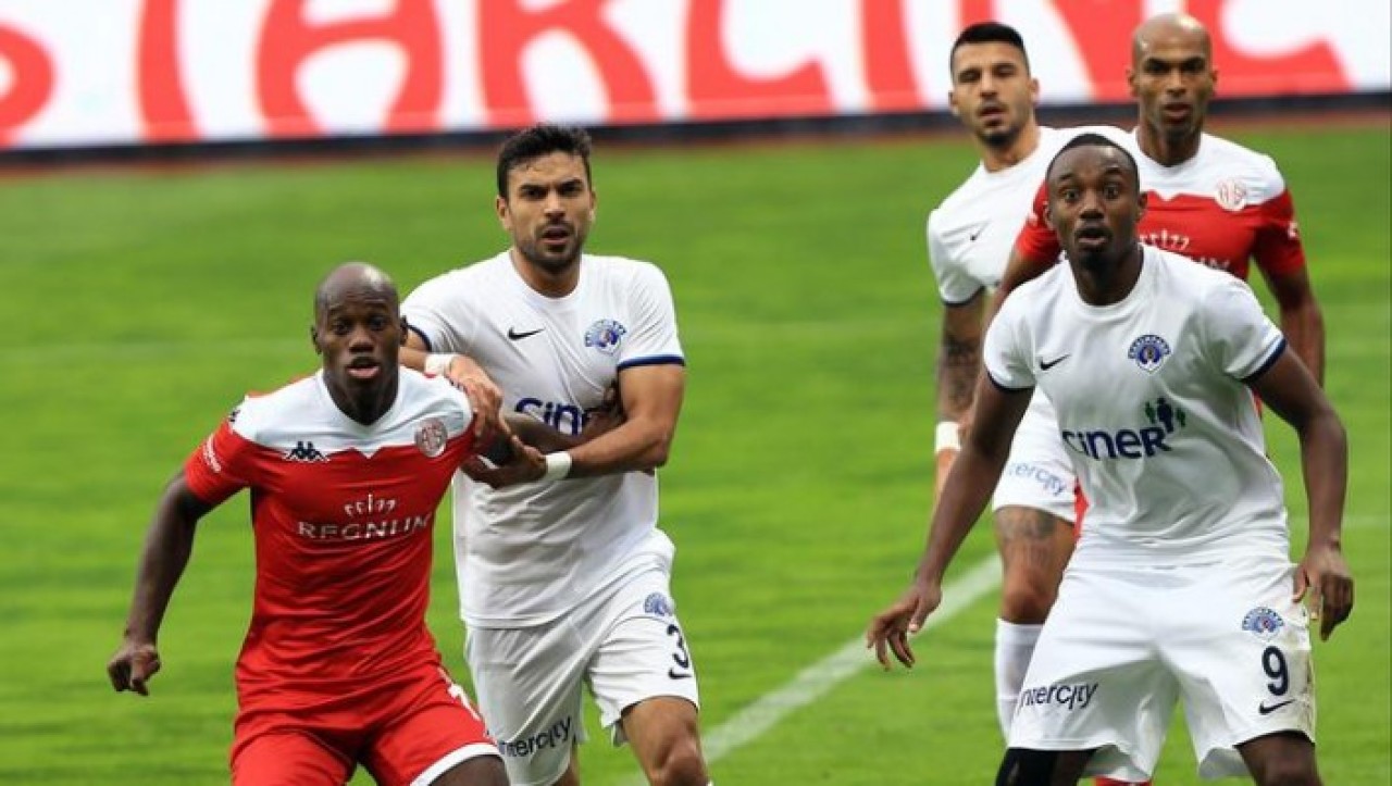 Kasımpaşa-Antalya: Kıran kırana maçta 4 gol