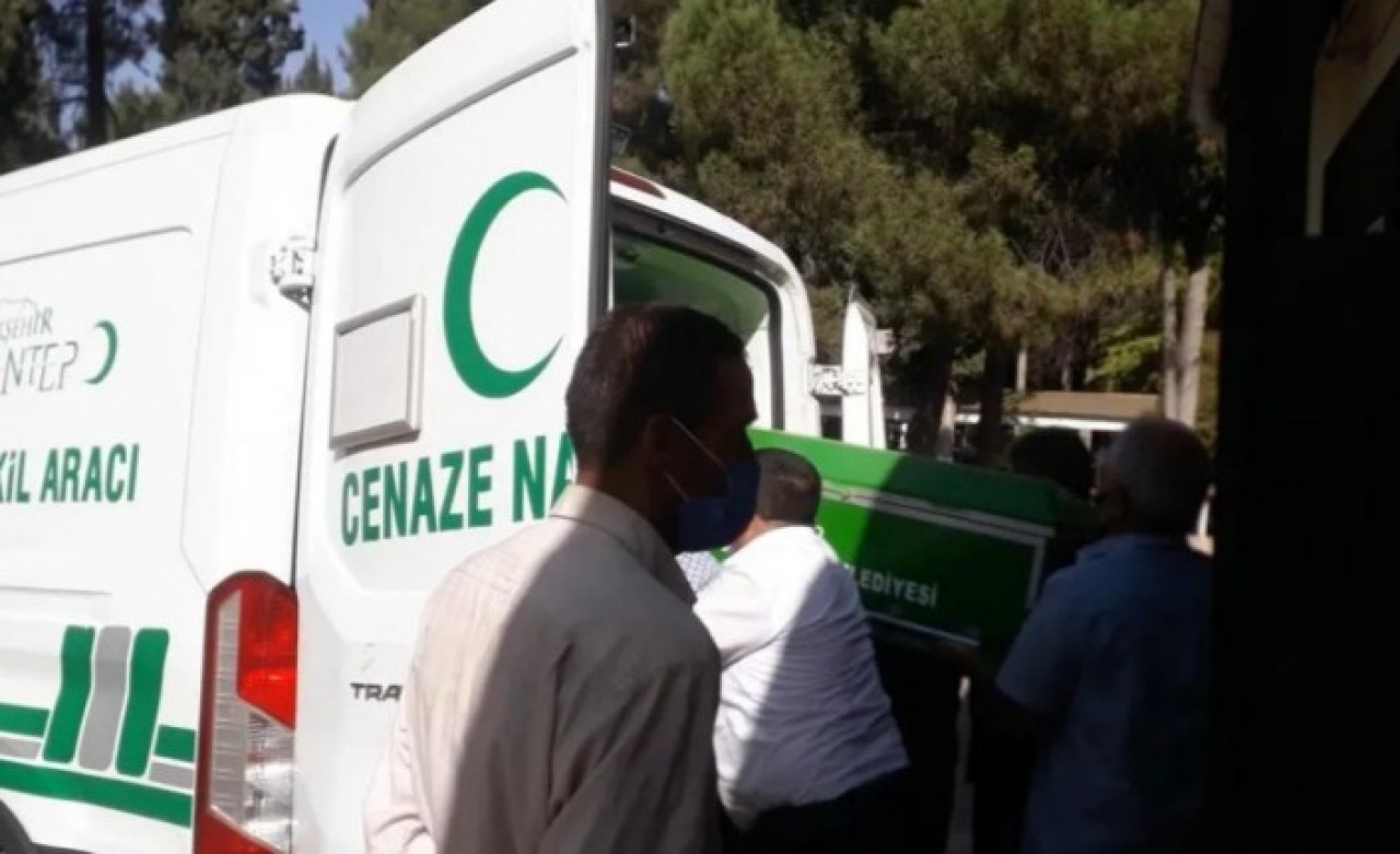 Koronavirüs hastası Leyla Gür evinde ölü bulundu