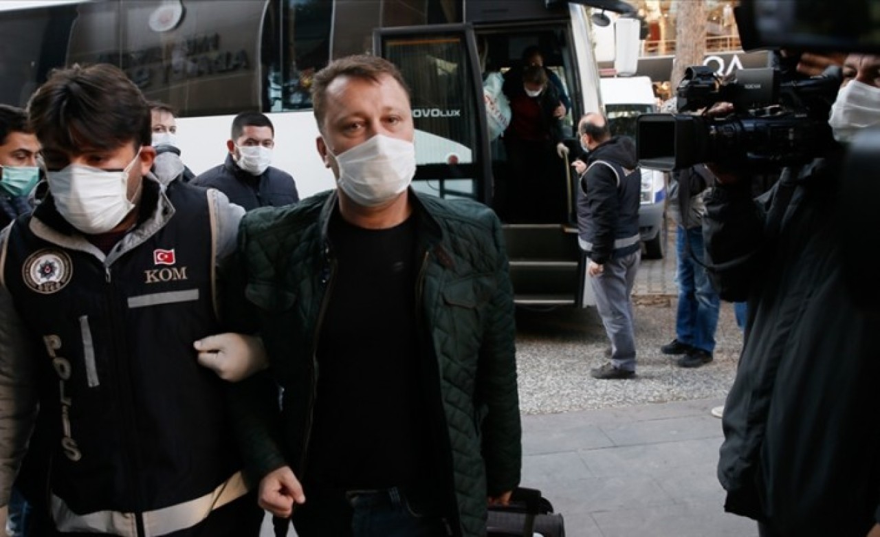 Menemen Belediye Başkanı Serdar Aksoy görevden uzaklaştırıldı