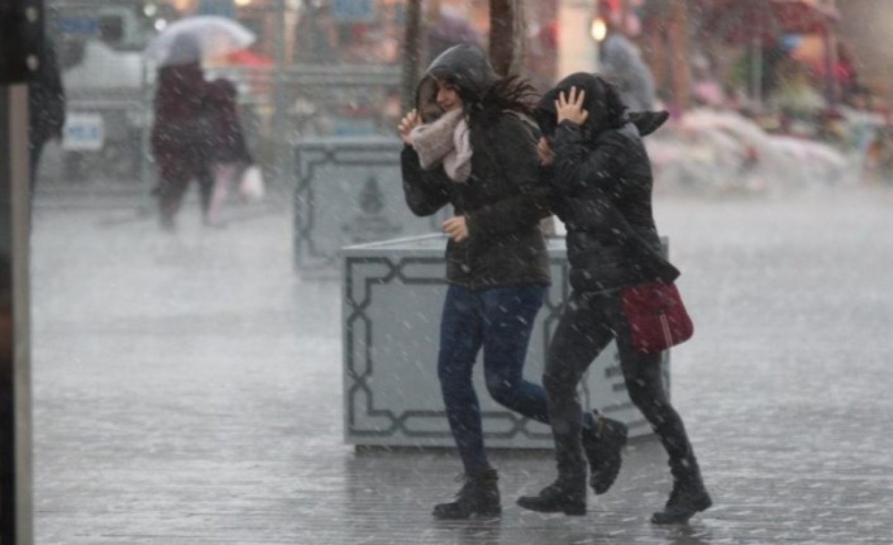 Meteoroloji'den kuvvetli yağış ve fırtına uyarısı