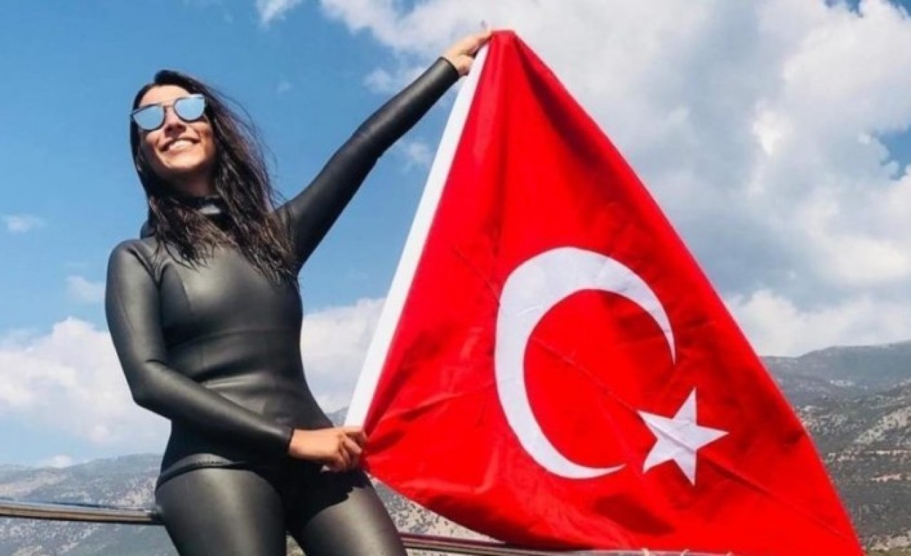 Milli dalışçı Fatma Uruk,  Meksika’da dünya rekoru kırdı