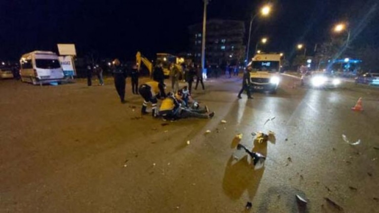 Motosiklete minibüs çarptı: Mensur Çağlayan öldü