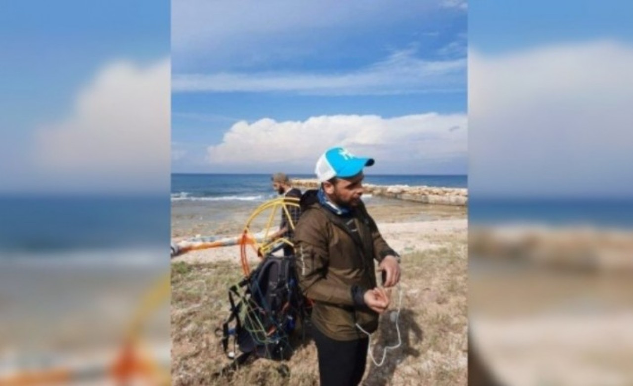 Şaşkına çeviren olay! Rüzgara kapılan Türk paraşütçü Mahmut Ertunç Lübnan'a iniş yaptı