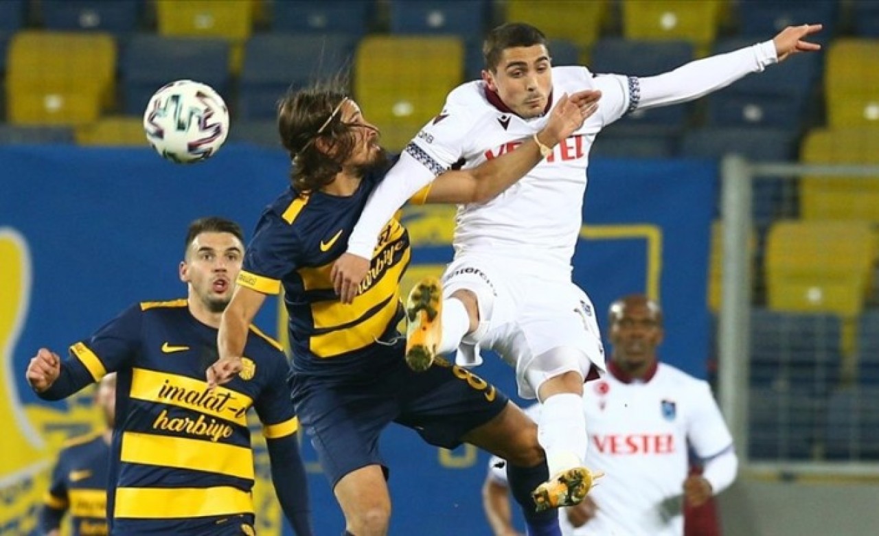 Trabzonspor,  Ankaragücü'nü kaleyi bulan tek şutuyla yendi