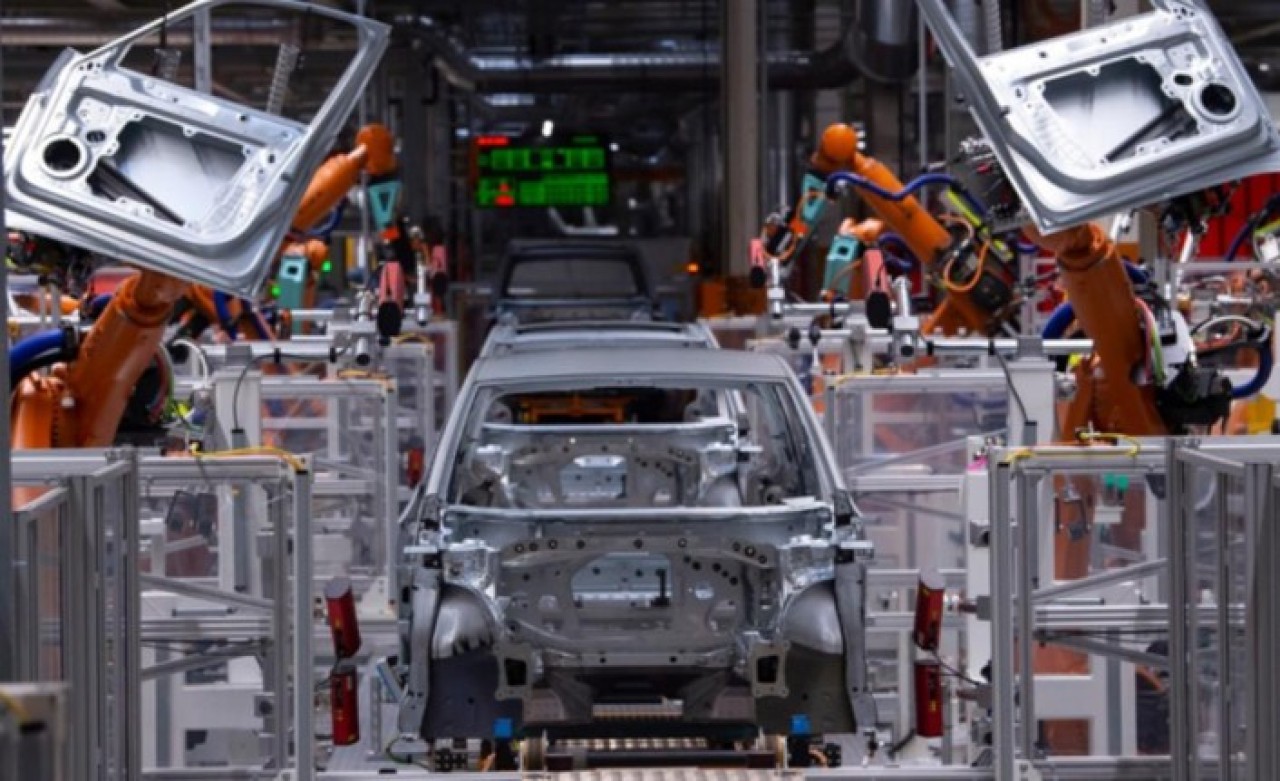 55 milyon dolarlık borcunu ödeyemedi: Dev otomobil devi iflas etti!