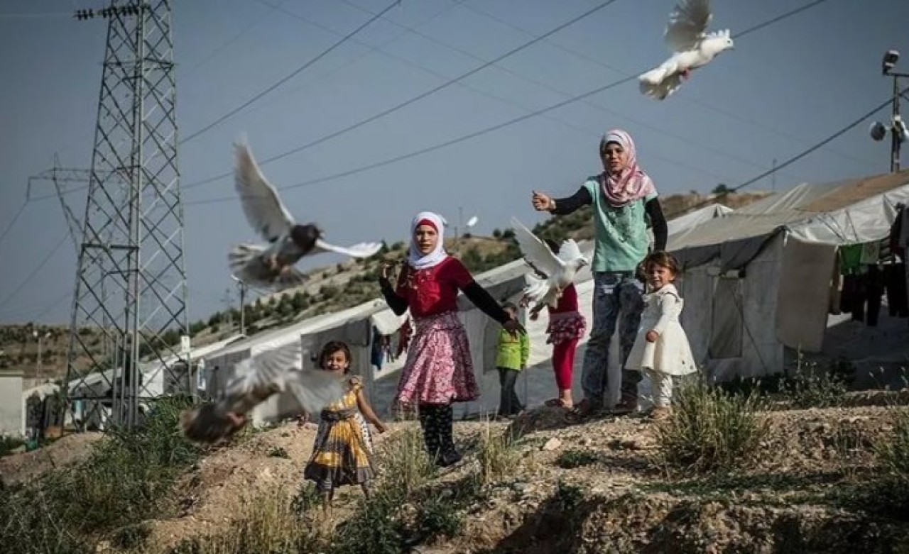 AB'nin Türkiye'deki sığınmacılar için ödemesi öngörülen 780 milyon euro sözleşmeye bağlandı