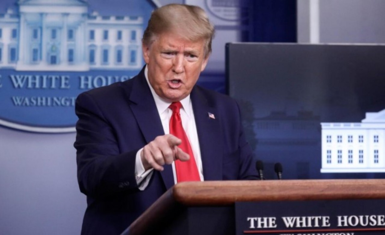 ABD Başkanı Donald Trump İngiltere'ye ateş püskürdü