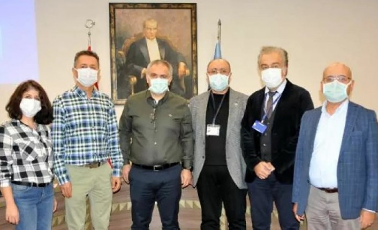 Antalya Büyükşehir Belediye Başkanı Böcek'i tedavi eden ekip: Akciğerini iğne oyası işler gibi açtık