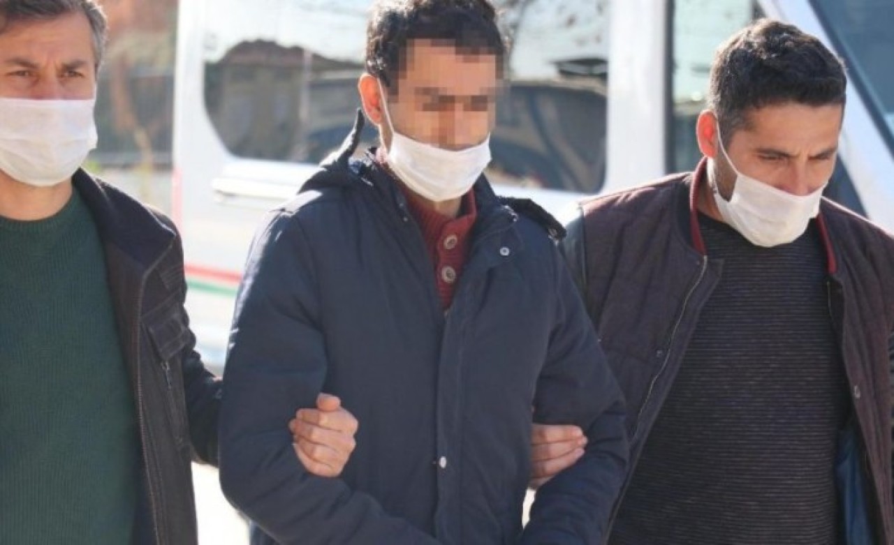 Atatürk büstünü söküp çöp kutusuna attı: Gözaltına alındı