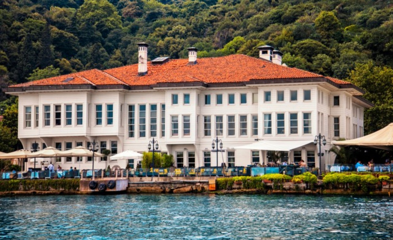 Boğazın incisi Hotel Les Ottomans el değiştirdi: 430 milyon liraya Akbank’ın oldu