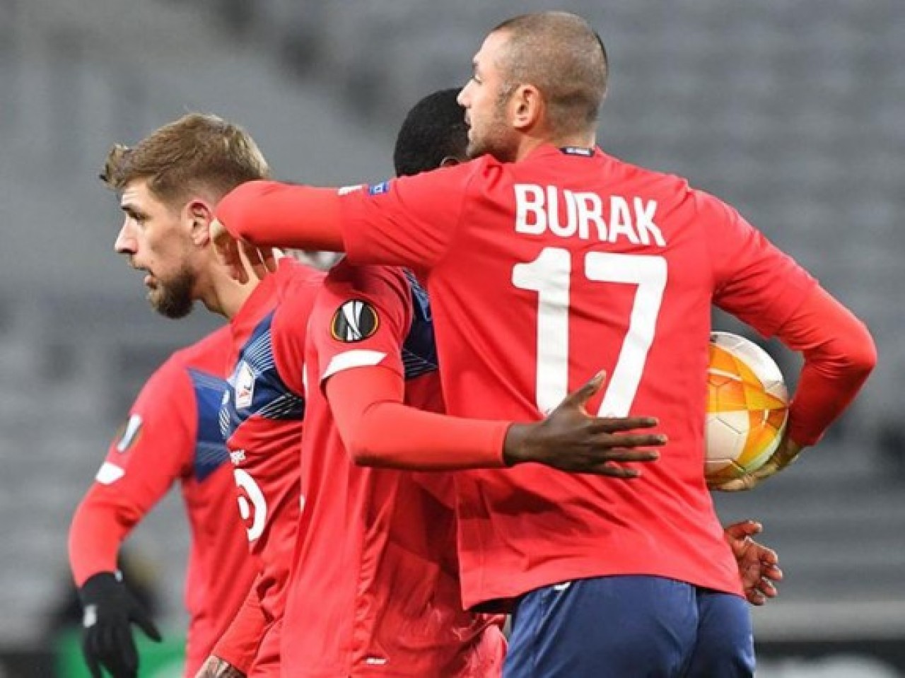 Burak Yılmaz şov yaptı,  Lille Sparta Prag'ı yıktı