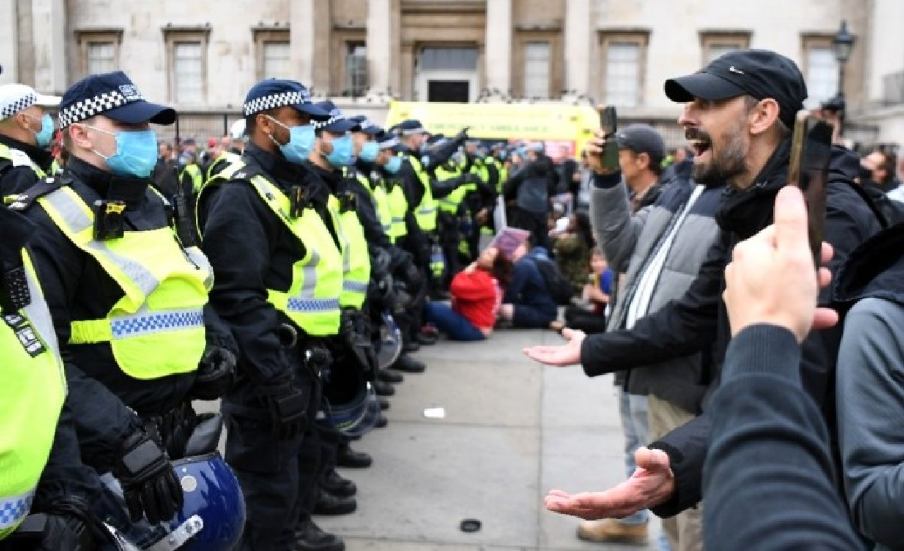 Dünya diken üstünde: Ölenlerin sayısı 2 milyona dayandı,  yasaklar artıyor,  protestolar büyüyor!