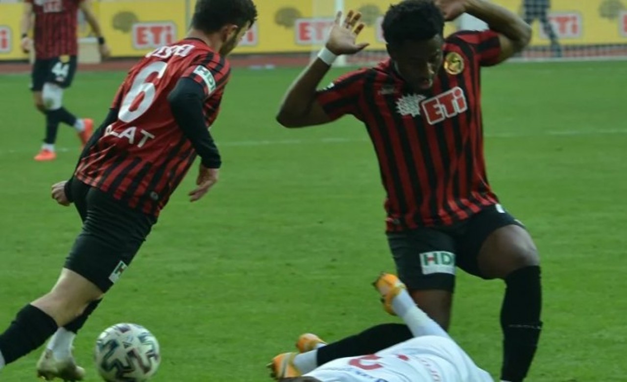 Eskişehirspor'da 9 futbolcunun Kovid-19 testi pozitif çıktı