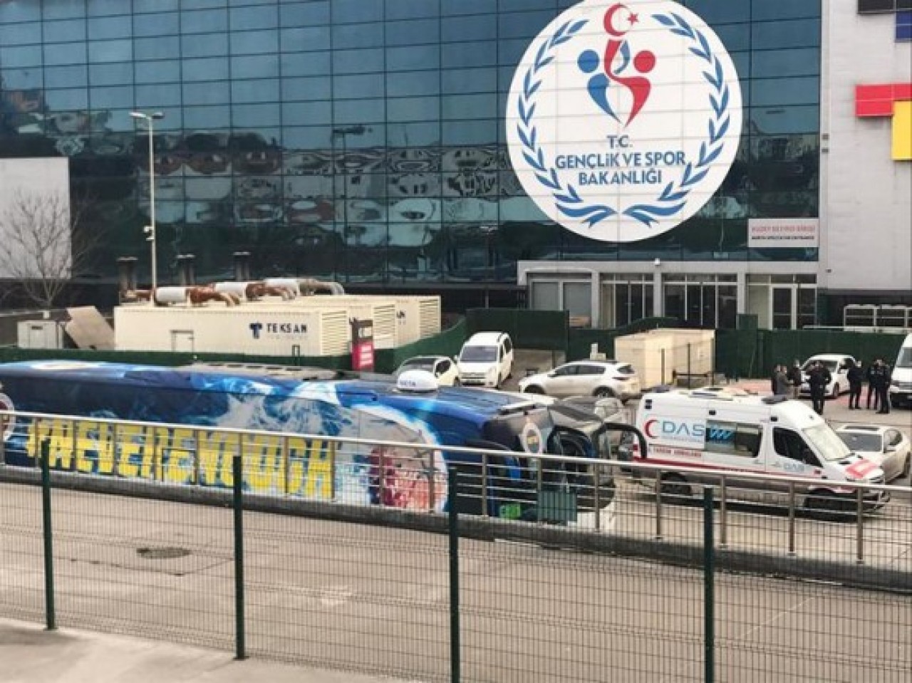 Fenerbahçe'ye şok: Takım otobüsüne haciz işlemi