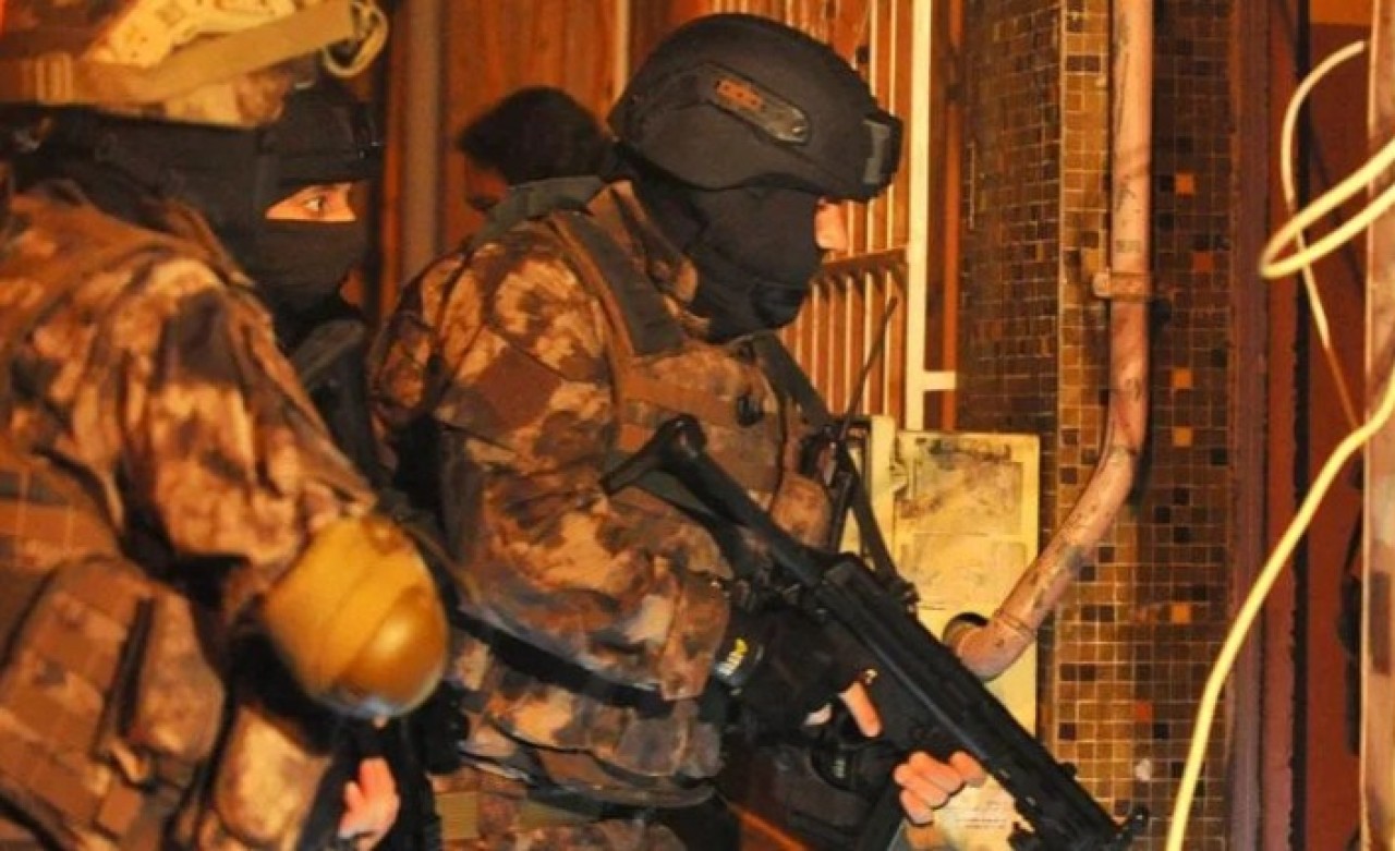 FETÖ'nün hücre evlerine operasyon: 6 gözaltı