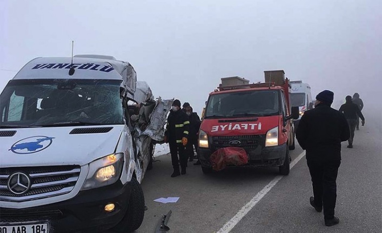 Hakkari'de katliam gibi kaza: 4 ölü,  7 yaralı