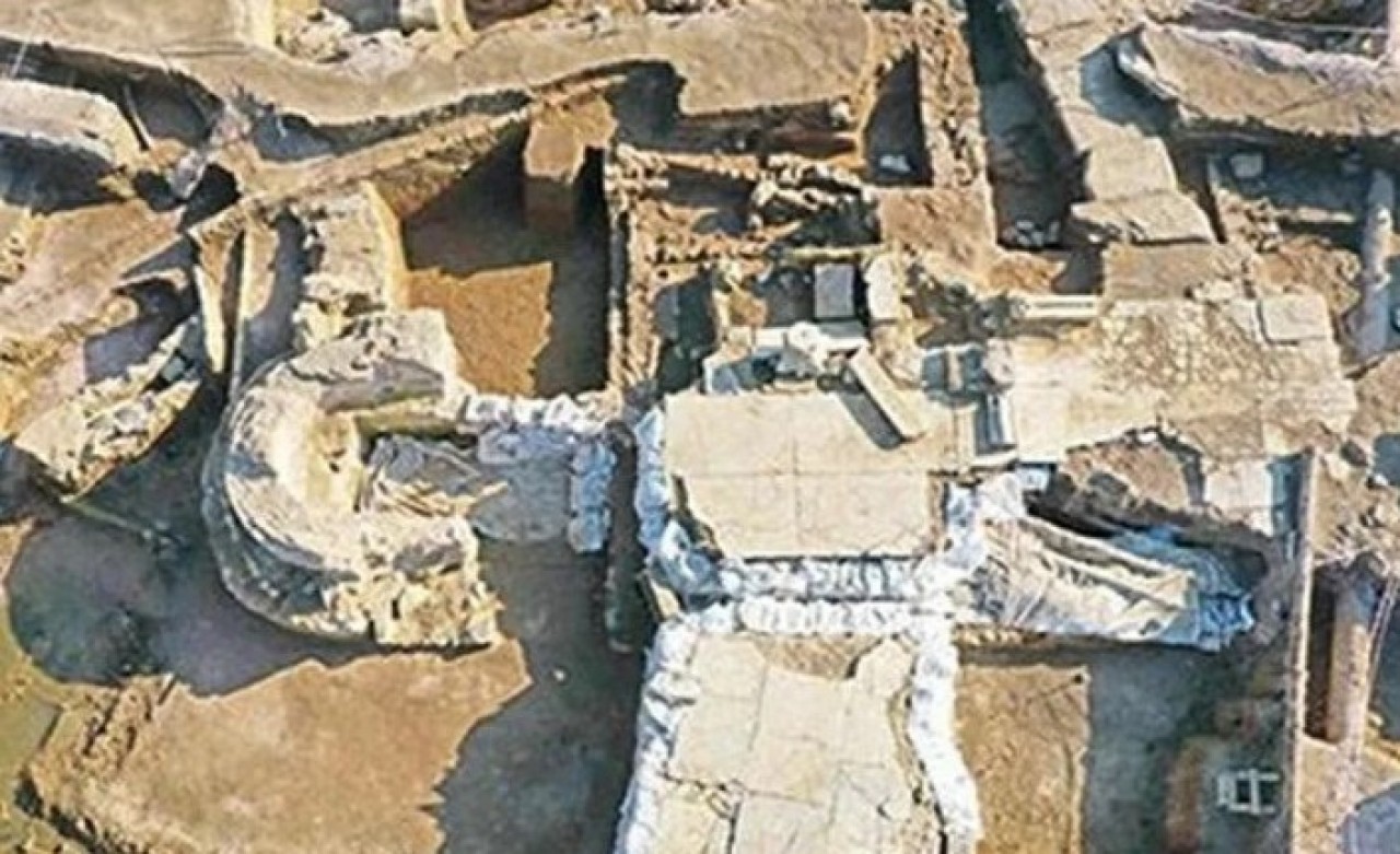 Haydarpaşa Garı kazılarında gizemli mermer yapı bulundu