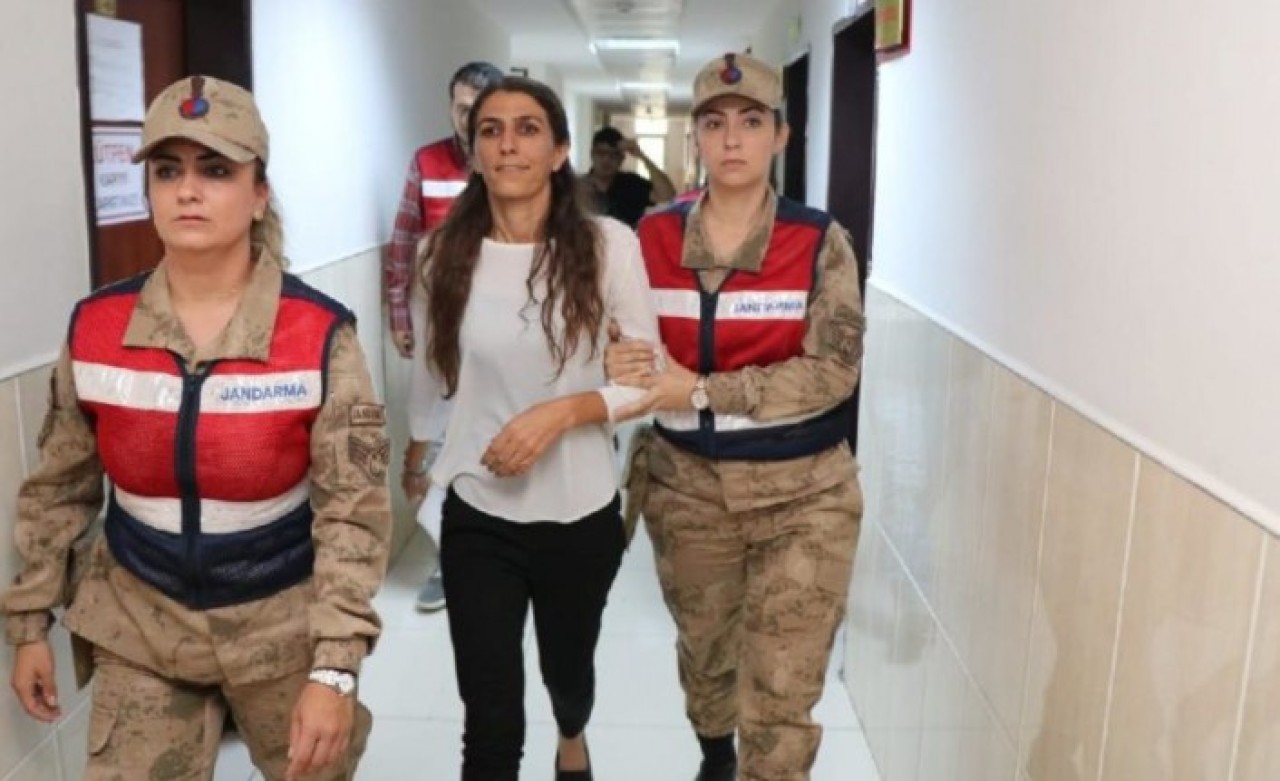 HDP’li eski belediye başkanı Rojda Nazlıer'e 9 yıl hapis