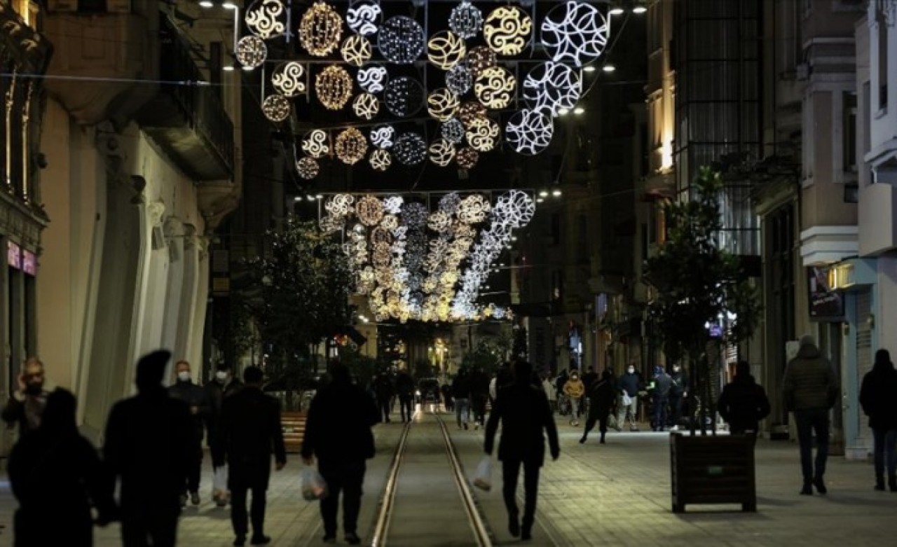İstiklal Caddesi turistlere kaldı: Tadını çıkardılar!