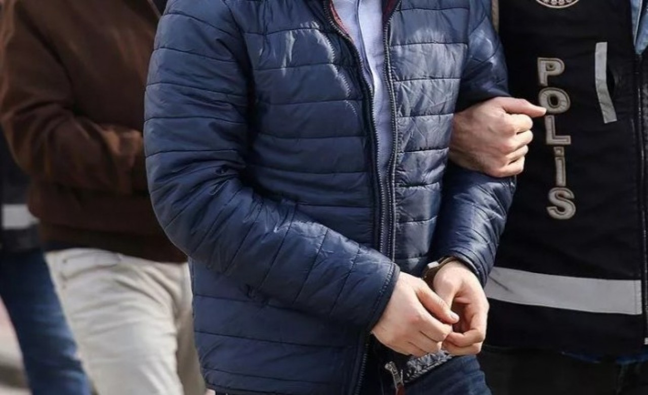 "Jandarma personeliyiz" diyerek dolandırdılar