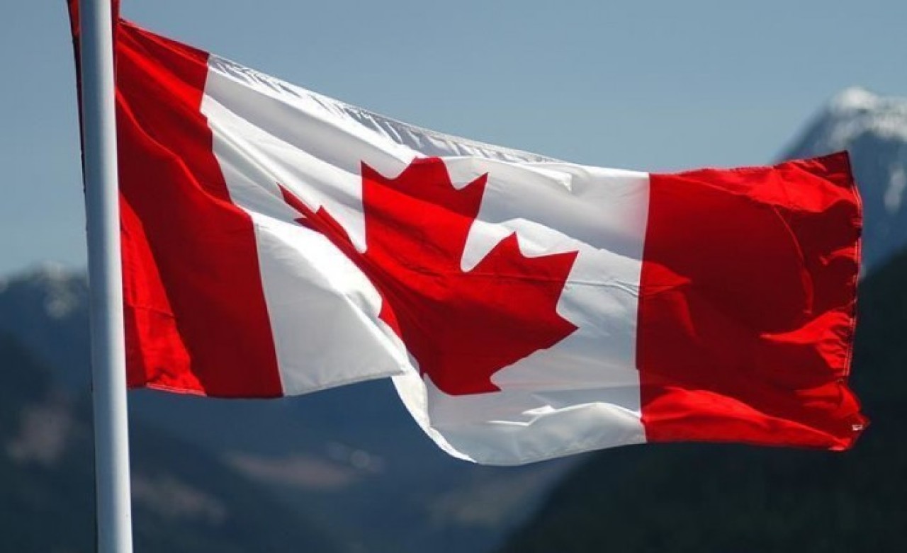 Kanada da İngiltere'ye uçuşları durdurdu