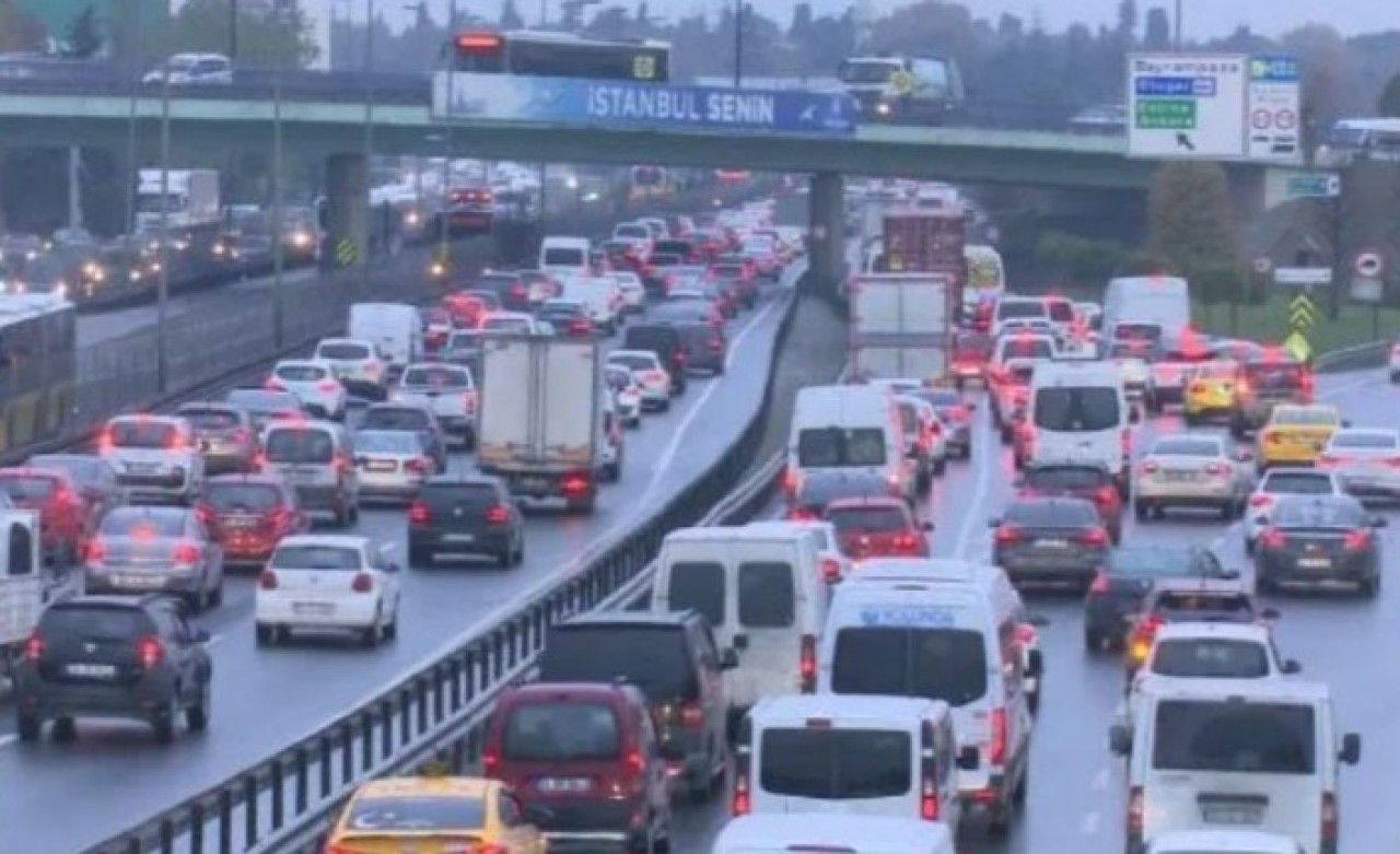 Kısıtlama öncesi İstanbul'da trafik yoğunluğu
