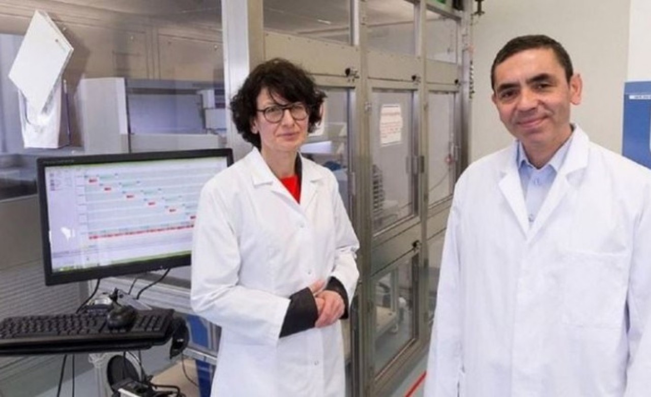 Koronavirüs aşısını bulan Prof. Uğur Şahin ve Özlem Türeci,  Türkiye'den gelen telefonlara çıkmıyorlar!