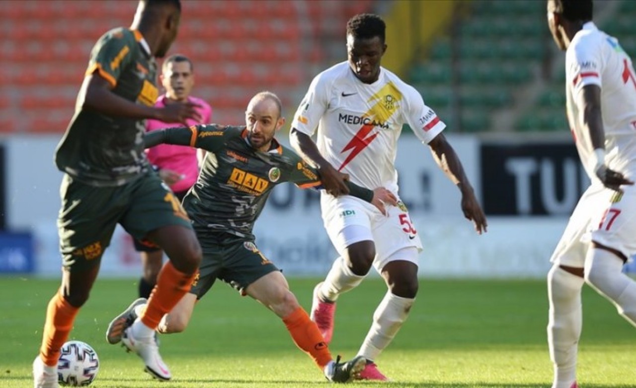 Lider Aytemiz Alanyaspor Yeni Malatyaspor ile puanları paylaştı