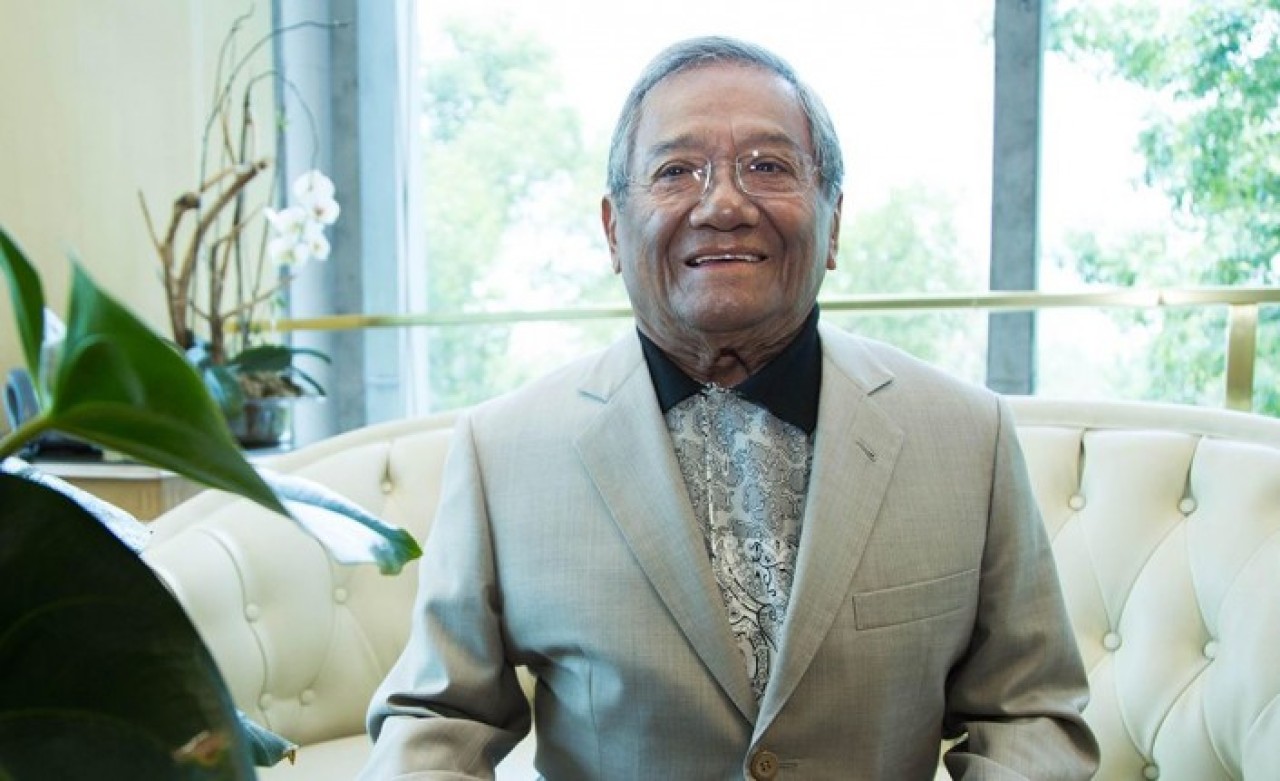 Meksikalı ünlü şarkıcı Manzanero Kovid-19 nedeniyle hayatını kaybetti