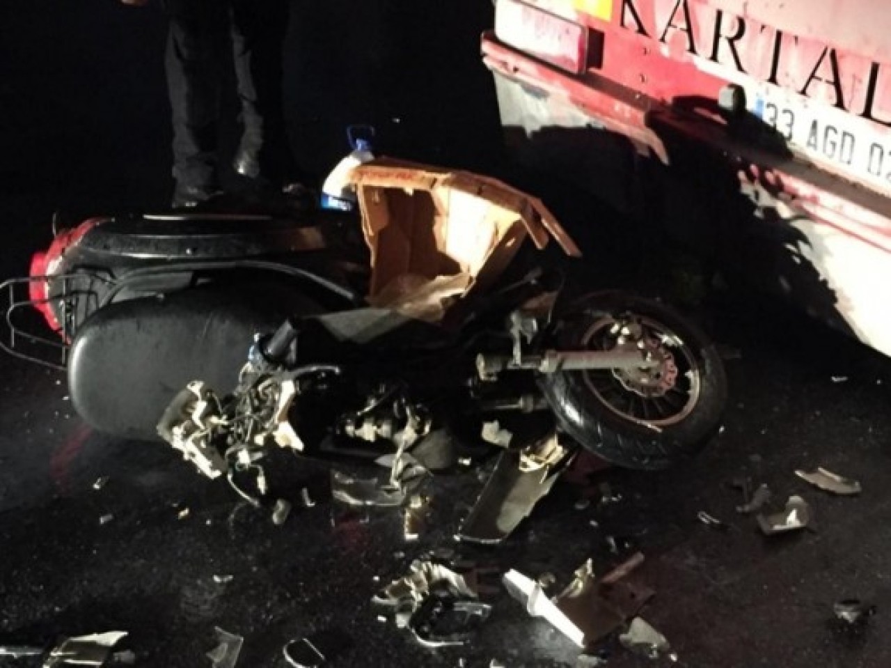 Motosikletiyle TIR'a çarptı: Atilla Kandilli öldü