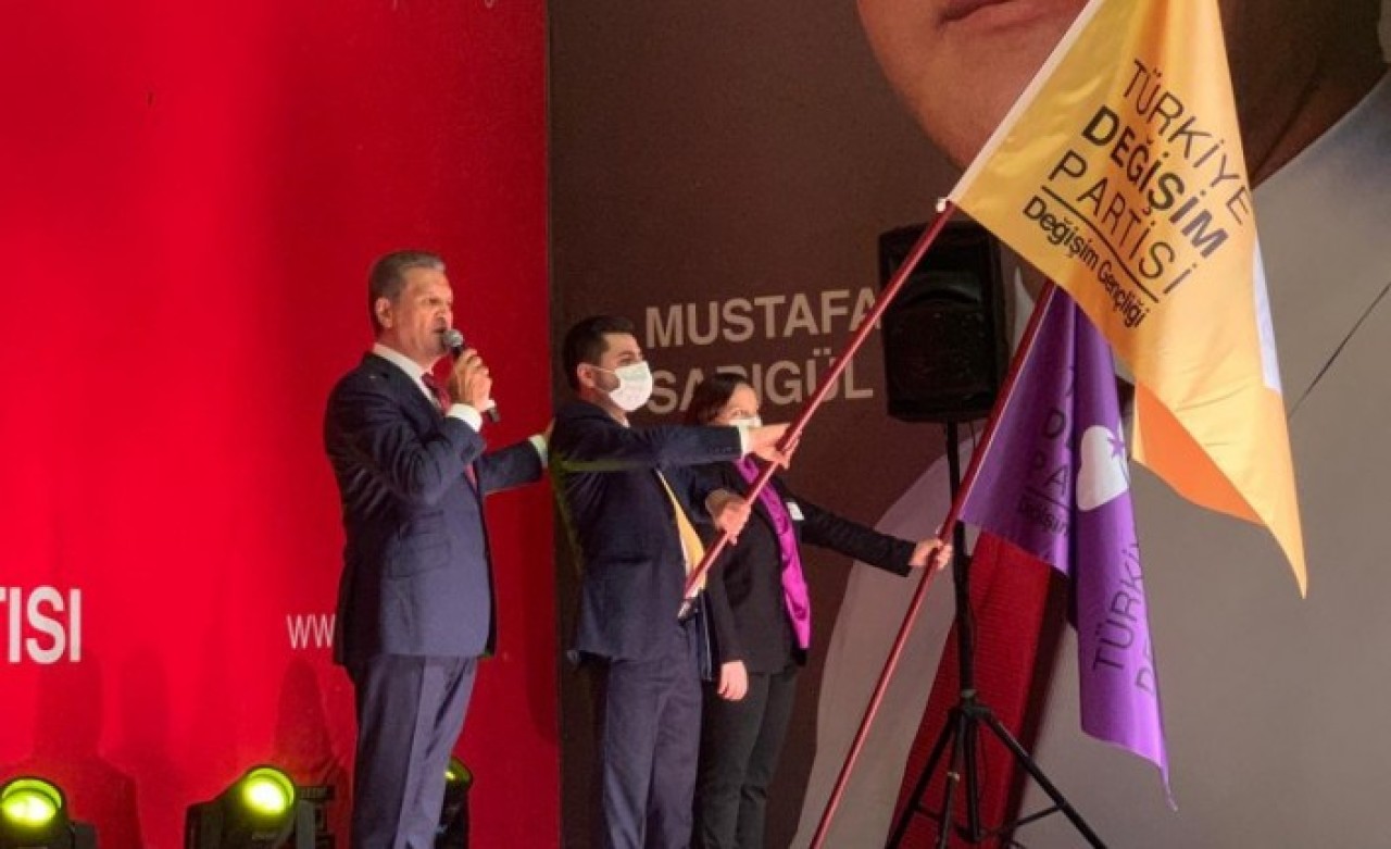 Mustafa Sarıgül partisinin ismini ve logosunu açıkladı
