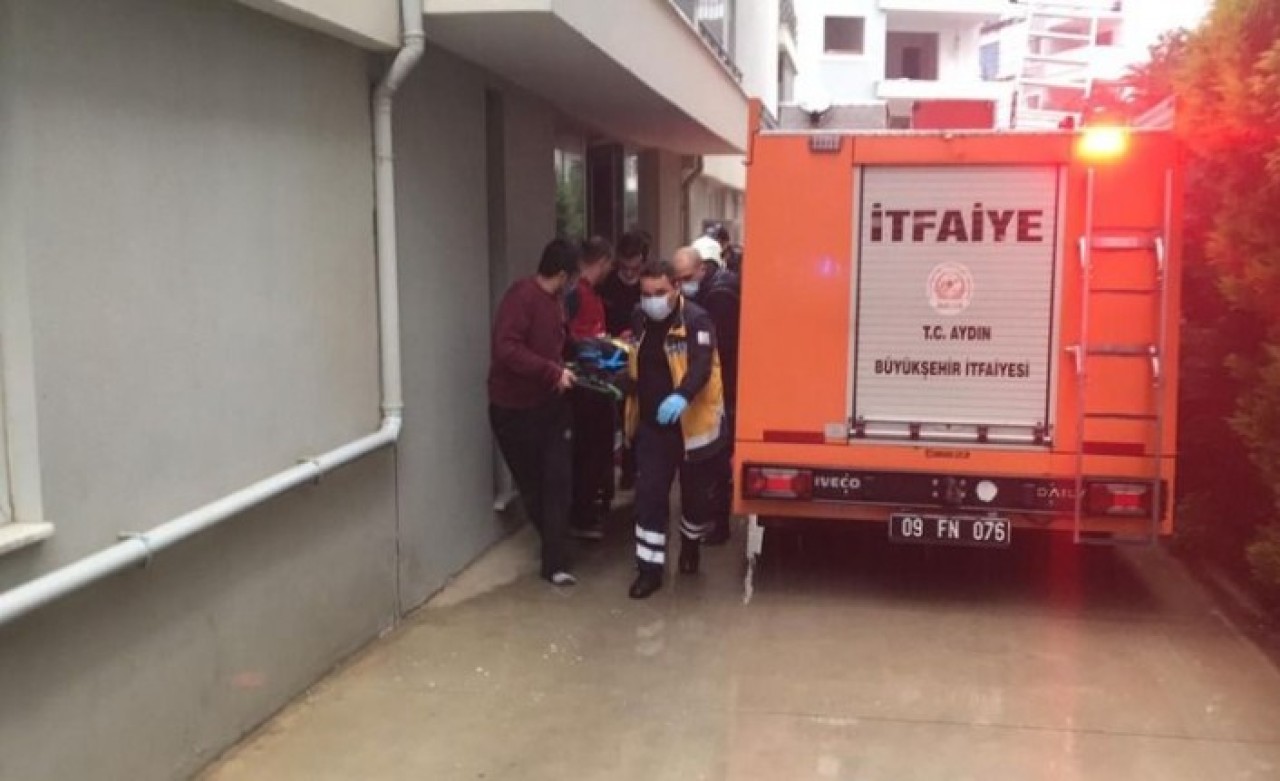 Nazilli'de balkondan düşen Elifnaz Tüten öldü: Doktor olan anne Gamze Tüten ve baba Ali Tüten,  acı haberi görevdeyken aldı