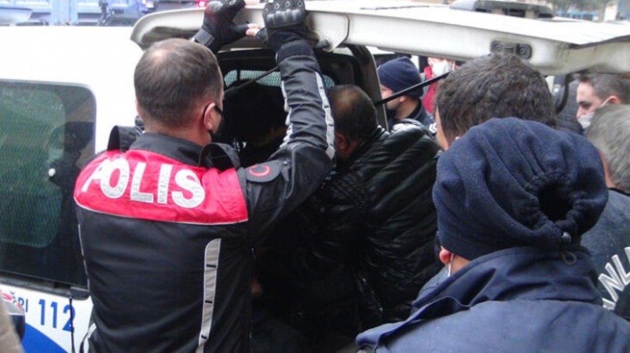 Suriyeliler saldırdı: Şanlıurfa'da 2 polis bıçaklandı