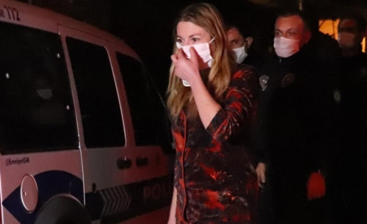 Şiddet gördüğü eşinden kaçıp eski eşine sığınan Raziye Saruhan'ı polis kurtardı!