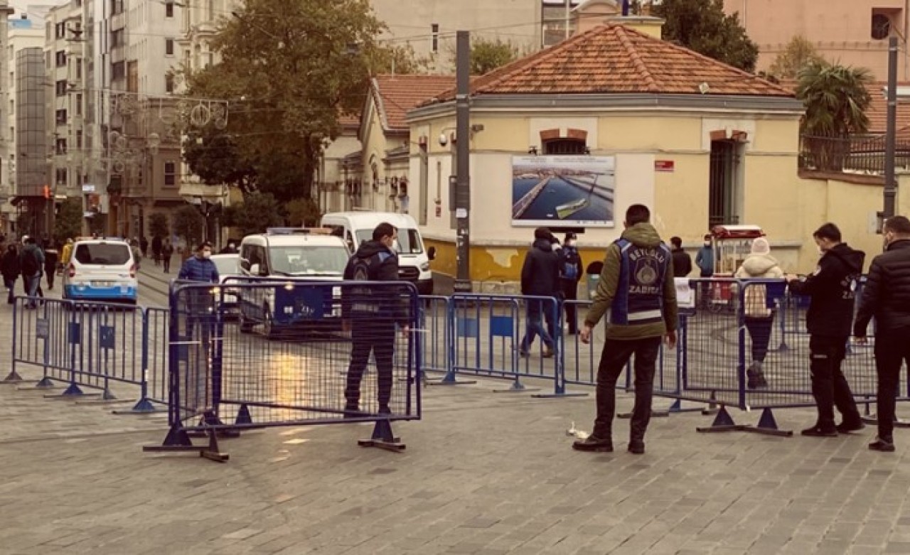 Sokağa çıkma kısıtlaması başladı: Megafonlarla uyarı