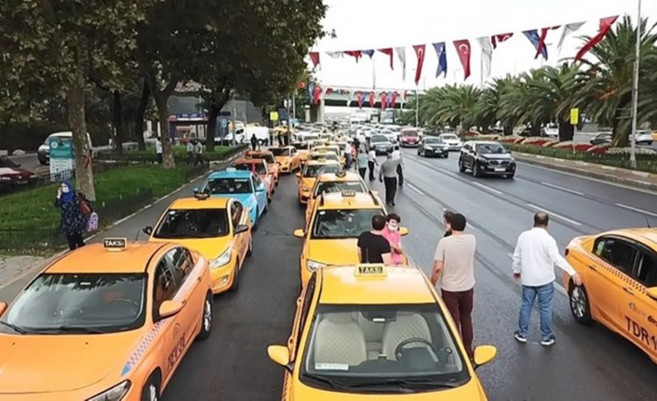 Taksi,  minibüs ve dolmuşlara zam geldi