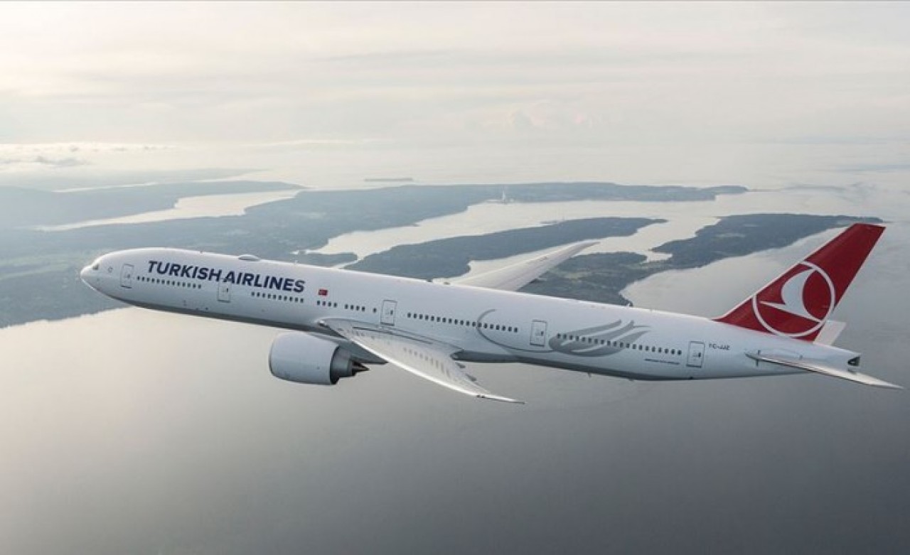 THY,  Kovid-19 mutasyonu riski nedeniyle uçuşların durdurulduğu İngiltere'den tahliye seferi yaptı