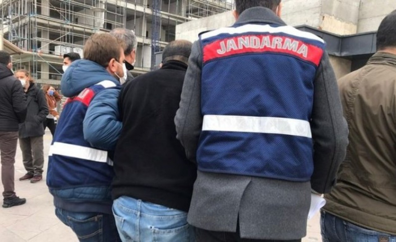 Türkiye güne böyle uyandı: 50 ilde dev operasyon,  yüzlerce kişi için gözaltı kararı