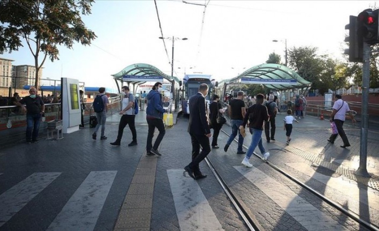 Vali duyurdu: İstanbul için yeni mesai saatleri