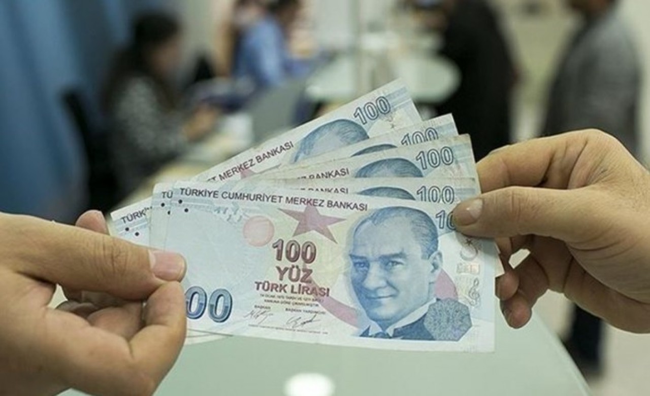 Yüzbinlerce üniversiteliye müjdeli haber: Ödemeler bu gece başlıyor!