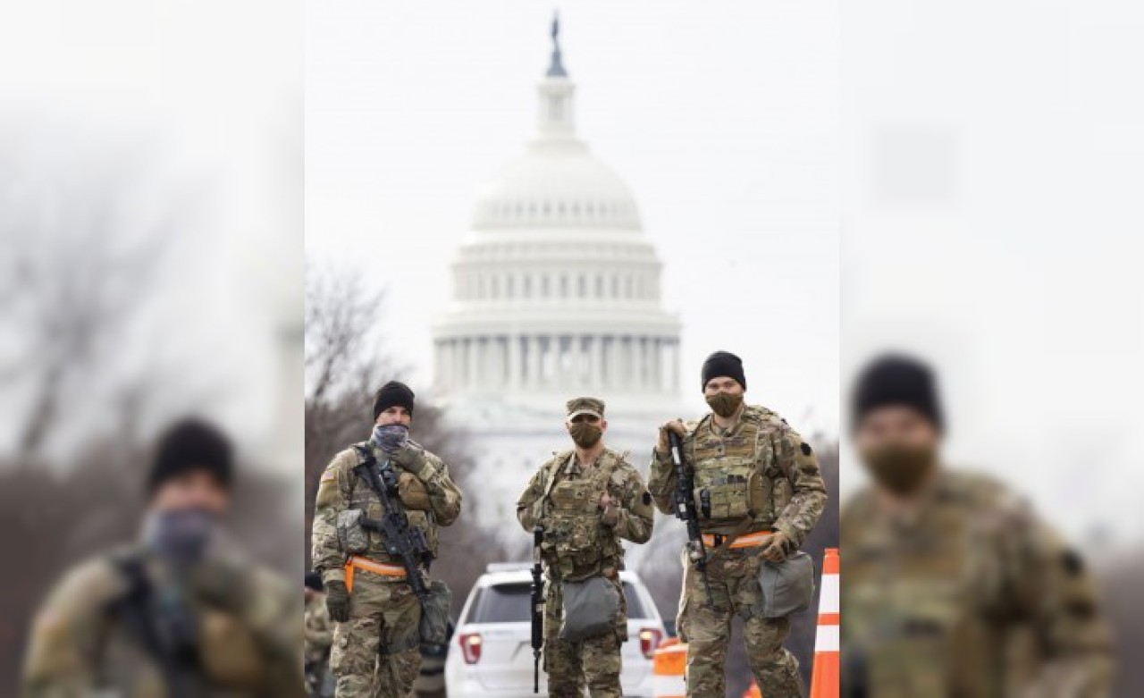ABD'de binlerce asker sokağa indi: Washington savaş şehrine döndü!