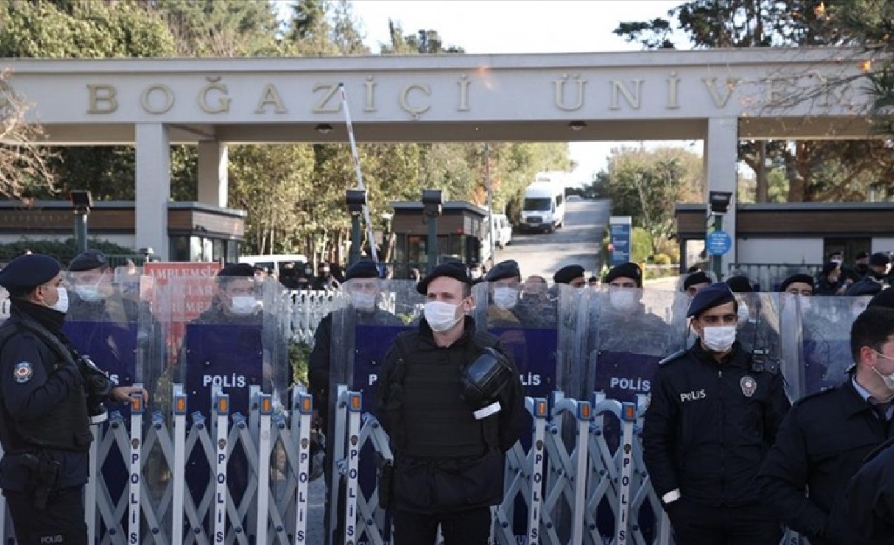 Boğaziçi Üniversitesi'nde Kabe fotoğrafı soruşturması: Gözaltına alınan 4 kişiden 2'si tutuklandı