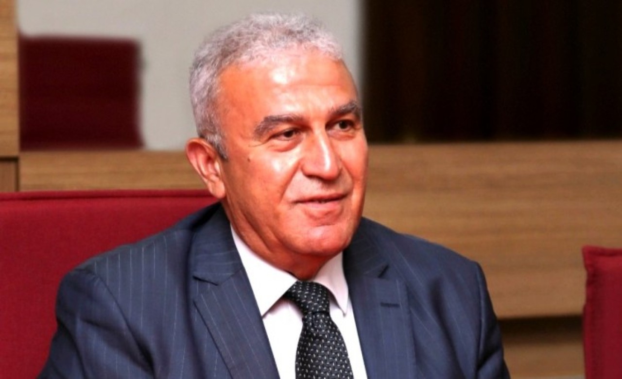 CHP'li belediye başkanı Mehmet Fatih Atay'ın,  kardeşini 3 birimin müdürü yaptığı ortaya çıktı