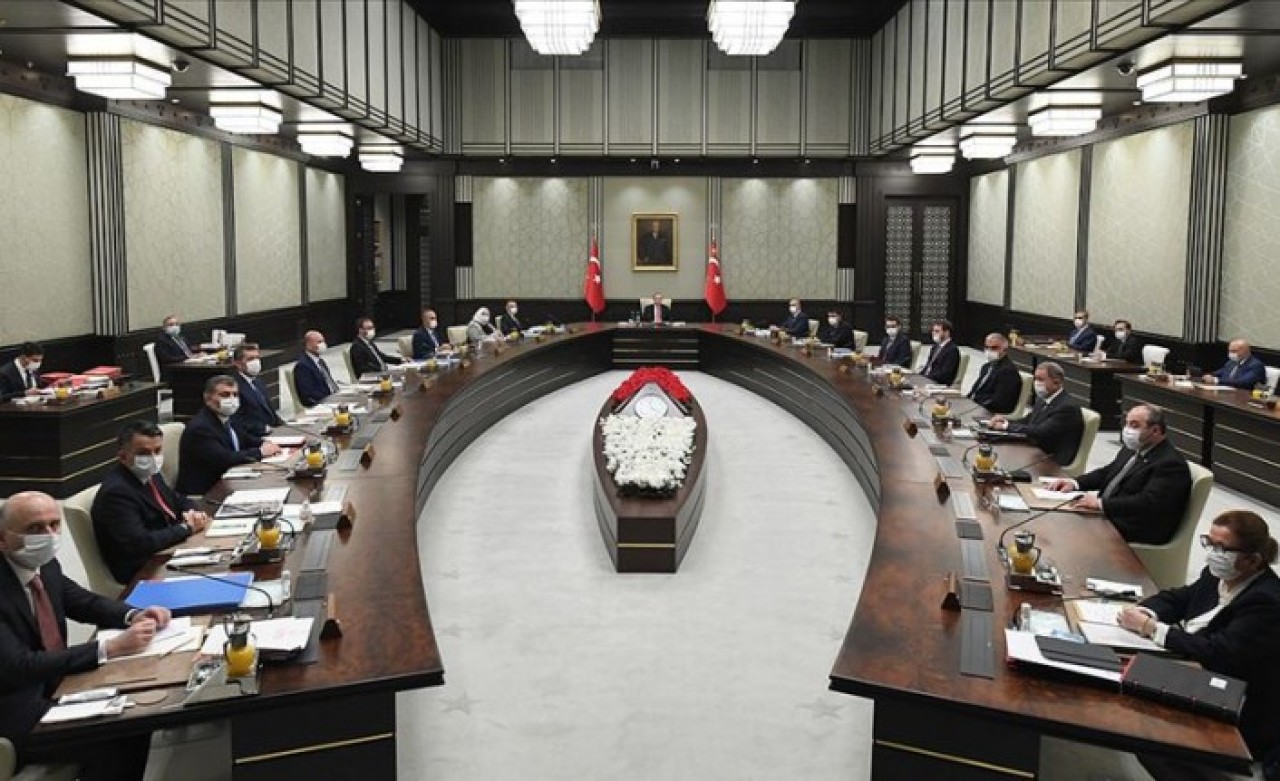 Okullar,  kafeler,  restoranlar ve tüm kısıtlamalar masada: Cumhurbaşkanlığı Kabinesi toplanıyor